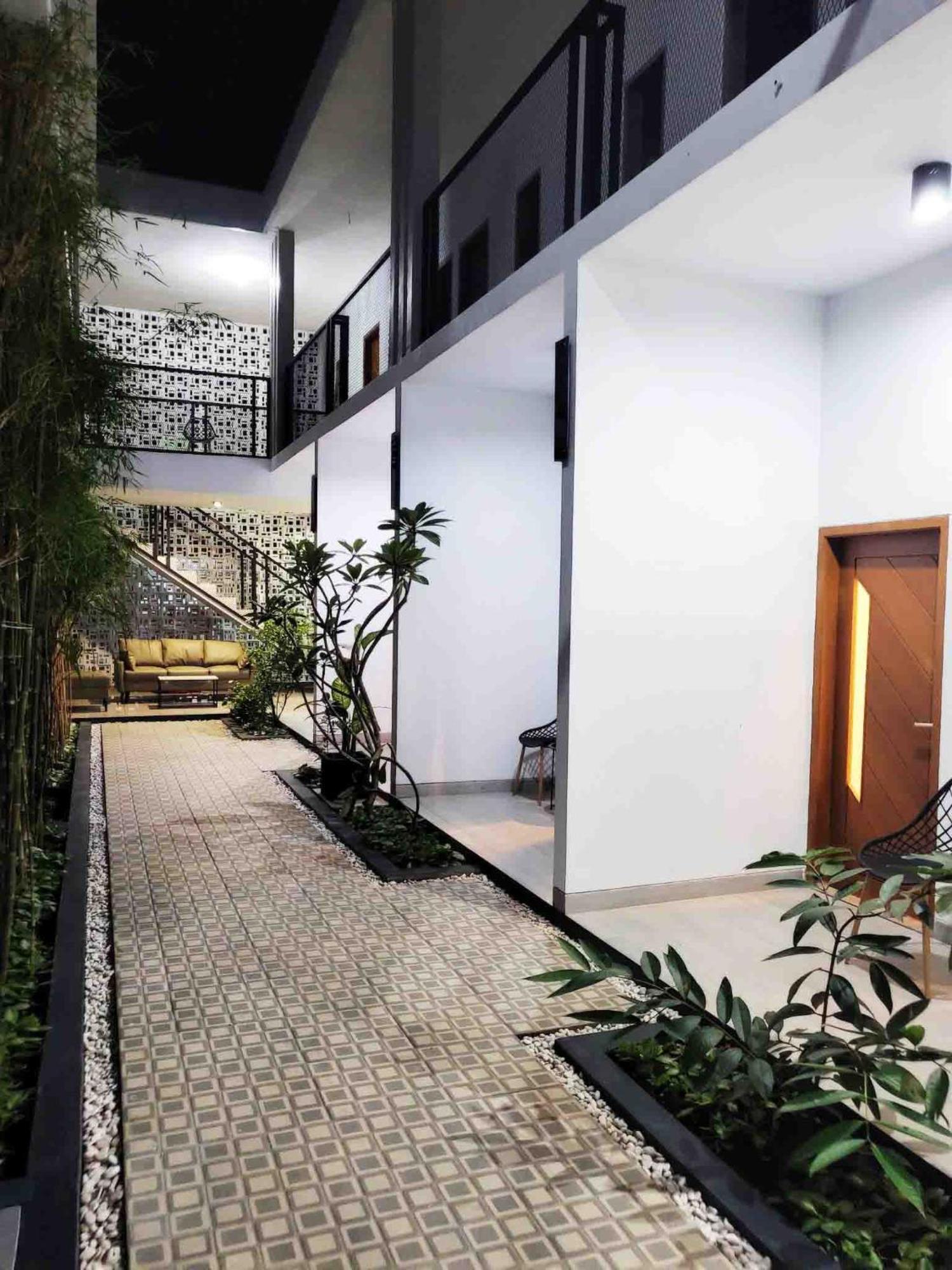 Cabin15 - Syariah Blitar Exterior photo